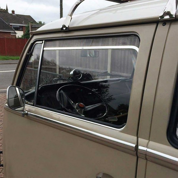 Ventilation grille, wind-up window, Bus T2                                                          
